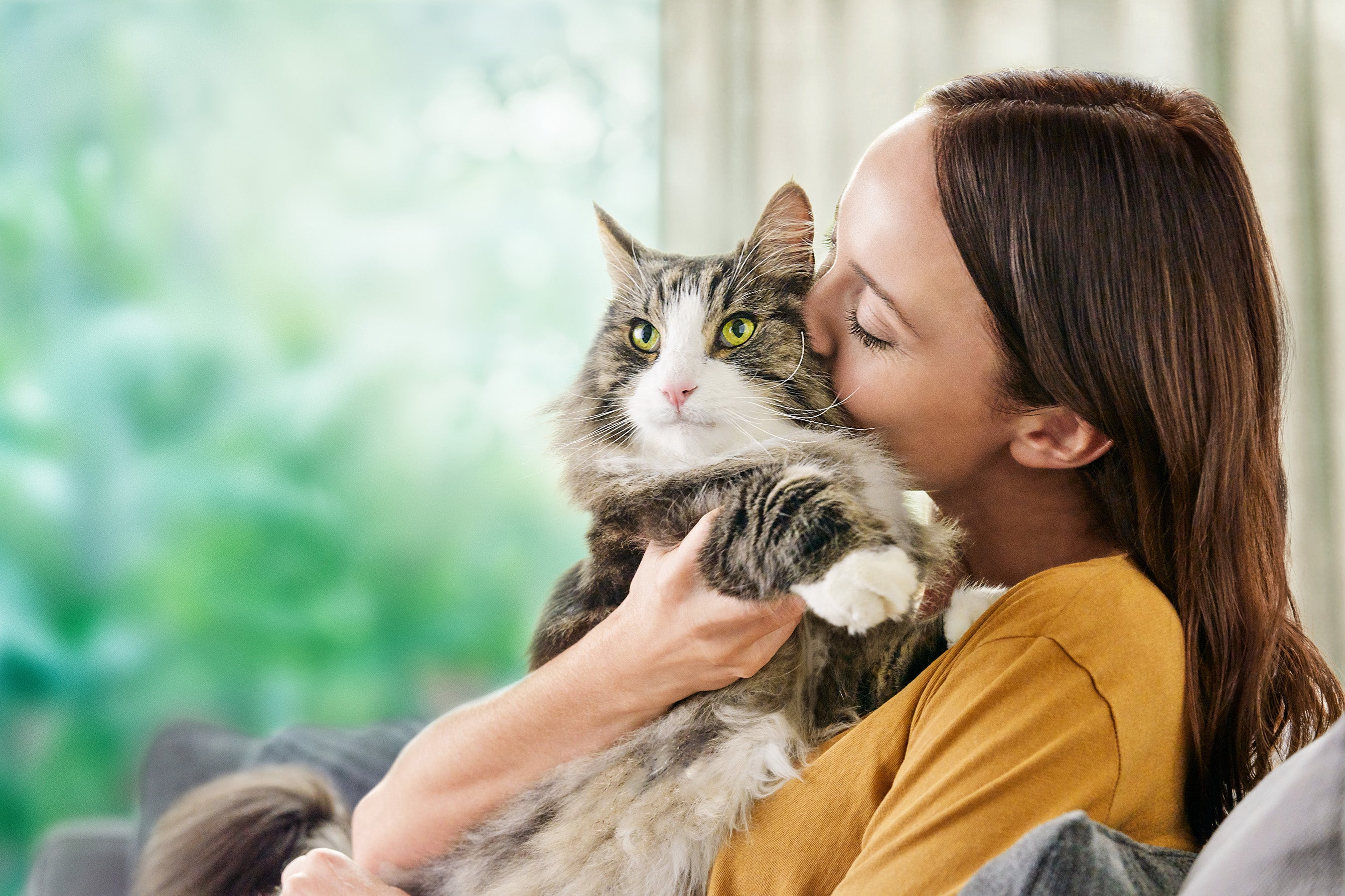 women with cat