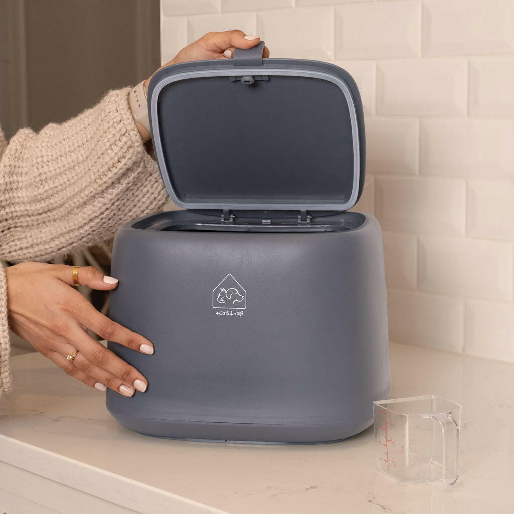 Kibble Food Saver Containers: Perfect for Cats & Dogs