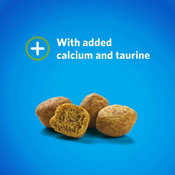 Purina DentaLife Savory Salmon Crunchy Bites Dental Cat Treats with calcium and taurine