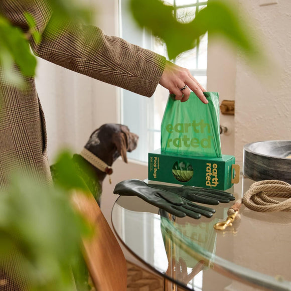 Earth Rated Dog Poop Bags Grab & Go Single Roll -Unscented (300 Bags)